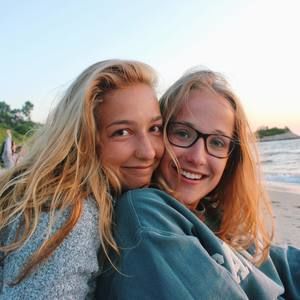 Meet your Posher, Zoe